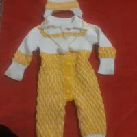 تعدادی سرهمی و کاپشن   شنل