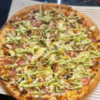 آشپز فرنگی ،کمک آشپز صندوقدار خانم وباریستا خانم