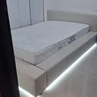 تخت نو عرض ۱۲۰ سه طرف نشیمن دارد ال ای دی دار|تخت و سرویس خواب|قم, عمار یاسر|دیوار