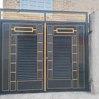 رنگ آمیزی ساختمان در پنجره