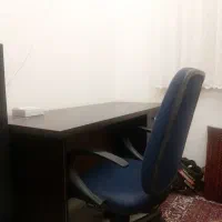میز تحریر کامپیوتر و صندلی