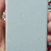 یک عدد گوشی نو