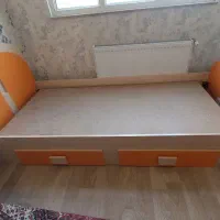 تخت تک نفره