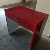میز شیک و خاص تمام MDF قرمز،نو وجادار با کشوی بزرگ
