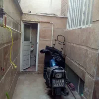 پشت قواره ، دو طبقه ،کوچه دومتری ، سند شش دانگ|فروش خانه و ویلا|قم, شهرک امام حسین|دیوار