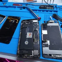 تعمیرات موبایل و فروش و خرید گوشی های شکسته