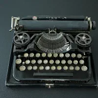 ماشین تحریر عتیقه underwood