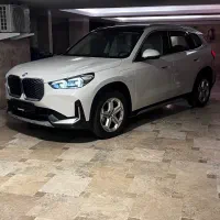 بی ام و  x1