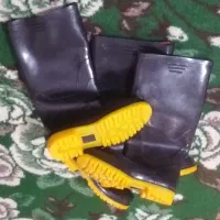 چکمه/نمره 42و43نونوفابریک/باغبانی کشاورزی آبیاری|کیف، کفش، کمربند|شیراز, شاپورجان|دیوار