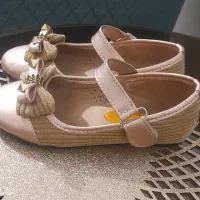 کفش دخترانه سایز۳۲ نو