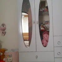 تخت و کمد کودک بسیار تمییز