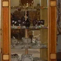 ویترین طلایی کاملا چوب