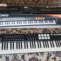 M-Audio OXYGEN 61 در حد نو