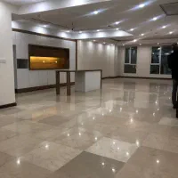 آپارتمان ۲۳۰ متری نوساز (ناپ لوکیشن)