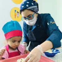 آشپز مهد کودک