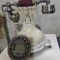 تلفن رومیزی سلطنتی