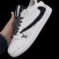 اسپورت نایک تراویس ارسال از تبریز