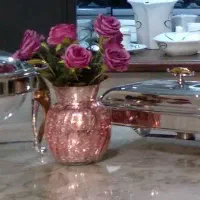 گلدان شیک با گل قابل شستشو