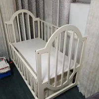 تخت کودک بسیار مرغوب و تمیز