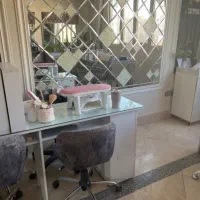 اجاره اتاق در سالن زیبایی اجاره میز ناخن وتخت مژه
