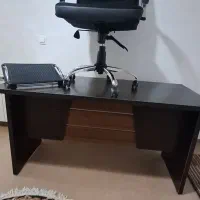 میز تحریر کامپیوتر مدیریت - صندلی گردون جک دار