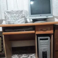 کامپیوتر ومیز