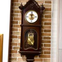 ساعت دیواری، آباژور، گلدان سفالی