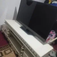 یک عدد تلویزیون ۴۳ جنرال