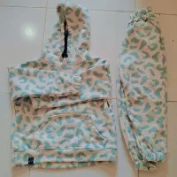 ست هودی شلوار ازسن 4الی 6سال اندازه میشه
