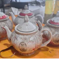 میز و صندلی و قوری و نلبعکی و مانیتور سپیدز|کافی‌شاپ و رستوران|تهران, پونک|دیوار