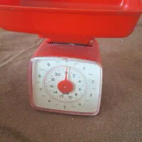 ترازوی آشپزخانه . جا سسی . نعلبکی .میوه خوری .