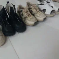 تعدادی کفش به فروش میرسدکفش های تابستانی ....