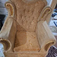 مبل نیاز به تعمیر