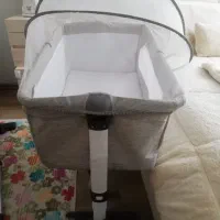 تخت کنار مادر