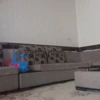 مبلمان راحتی همراه با میز وسط