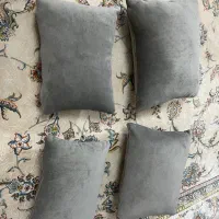 کوسن رنگ طوسی روشن