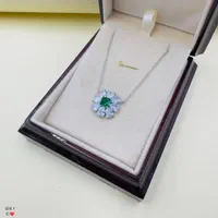 مدال نقره روکش طلا جواهری با تزئین و خرس و گل و...|بدلیجات|تبریز, |دیوار