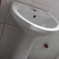 روشویی پایه دار