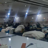 خیاط چرخکار زیگزال دوز وسط کار