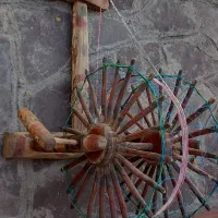 چرخ ریسندگی سنتی|کلکسیون اشیاء عتیقه|بیرجند, |دیوار