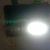 چراغ قوه ی حرفه ای با زوم نقطه ای و نور پهن
