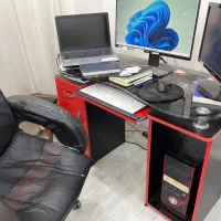 میز کامپیوتر وصندلی چرخدار