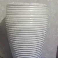 گلدان وقابل پرده و ی سری خورده ریز ب علت کمبود جا