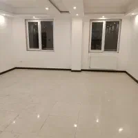 ملک ۹۸ متری تجاری