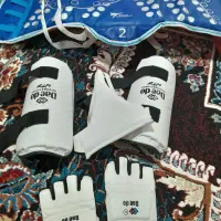 دستکش ولباس وکمربند سبز ،هوگو،کاپ،بند زانو