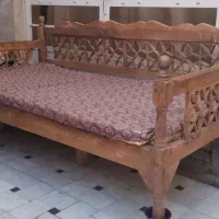 تخت سنتی با چوب روسی محکم