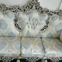 مبل سلطنتی ۷نفره همراه ۳میز جلو مبلی