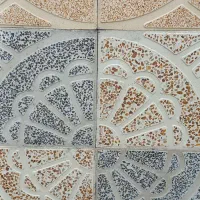 کار در گارگاه موزائیک سازی