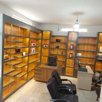 ویترین۹۹دکور فروشگاهی قفسه۳ پیشخوان داروخانه۹کانتر