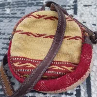 کیف دوشی|کیف، کفش، کمربند|پرند, فاز ۰|دیوار